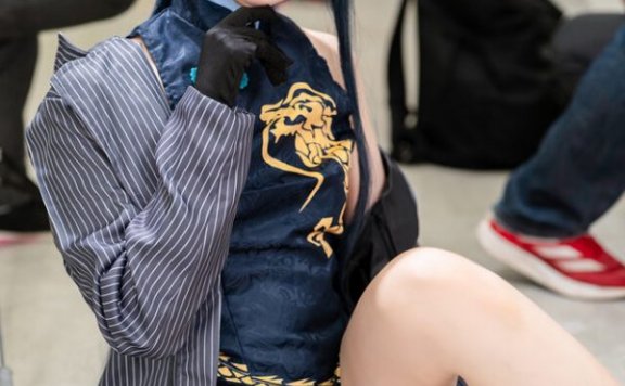 从威严到温柔：Hiraponnu蔚蓝档案龙华妃咲cos美得令人心动