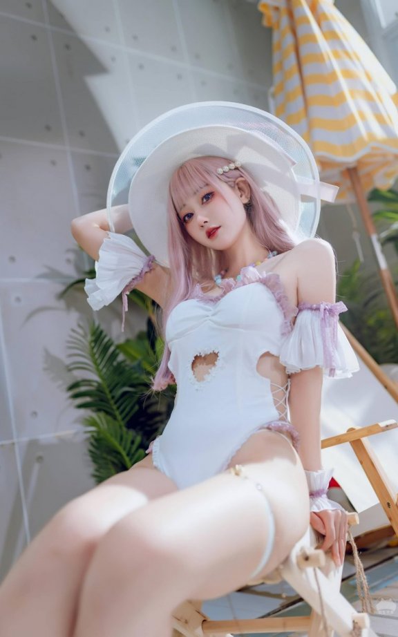 羽生三未COS普利茅斯|羽生三未_碧蓝航线·普利茅斯泳装cos作品