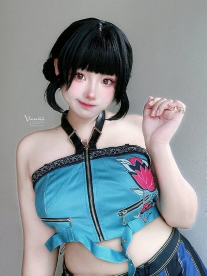 充满反差的舞台女王:Venus佐依COS完美展现猎魔女团的魔力