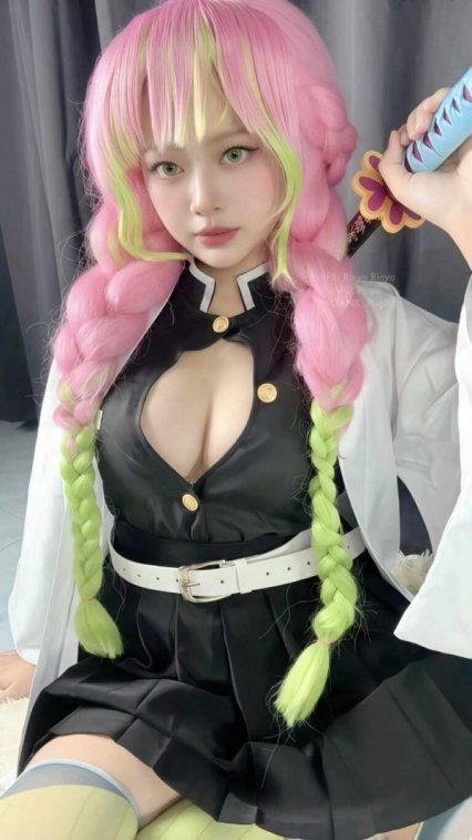 甜美性感直击人心：Rinya鬼灭之刃·甘露寺蜜璃COS并附上专访