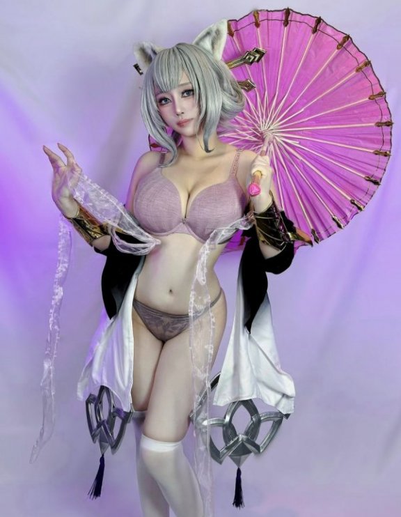 幻影新生：格蕾丝莉莉安COS成熟魅力唤醒传说对决角色灵魂