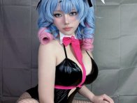 当人气Coser遇见虚拟歌姬:格雷丝诠释初音未来的俏皮与性感