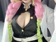 甜美性感直击人心：Rinya鬼灭之刃·甘露寺蜜璃COS并附上专访