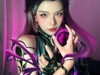 Chonlada_Sirin的蕾娜COS:冷酷姐姐与自信魅力的完美碰撞