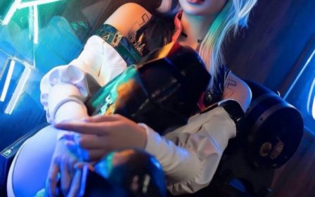 霓虹城下的灵魂诠释：Nokia完美cos赛博朋克露西的冷艳孤傲