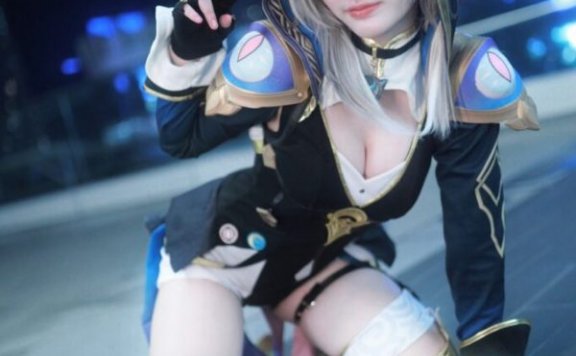 崩坏星穹铁道赛飞儿COS：JalaJaii展现角色淘气与性感的魅力