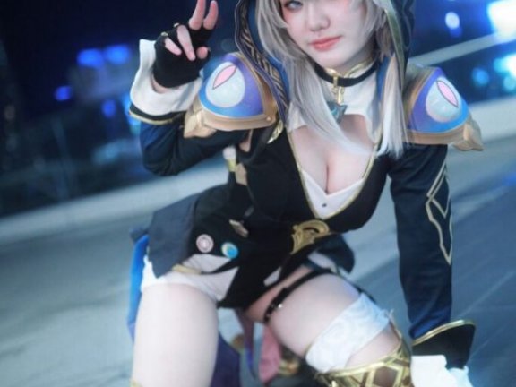 崩坏星穹铁道赛飞儿COS：JalaJaii展现角色淘气与性感的魅力