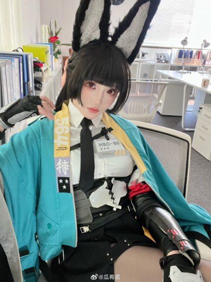 绝区零星见雅COS赏析|瓜希酱演绎冷静与战斗感的完美平衡