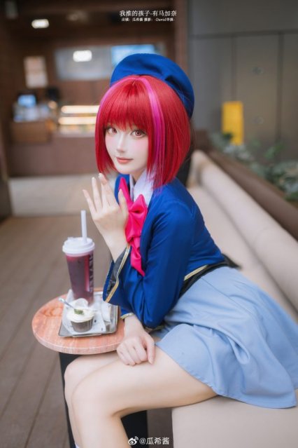 红发舞台少女的日常瞬间:瓜希酱有马加奈COS演绎性感优雅