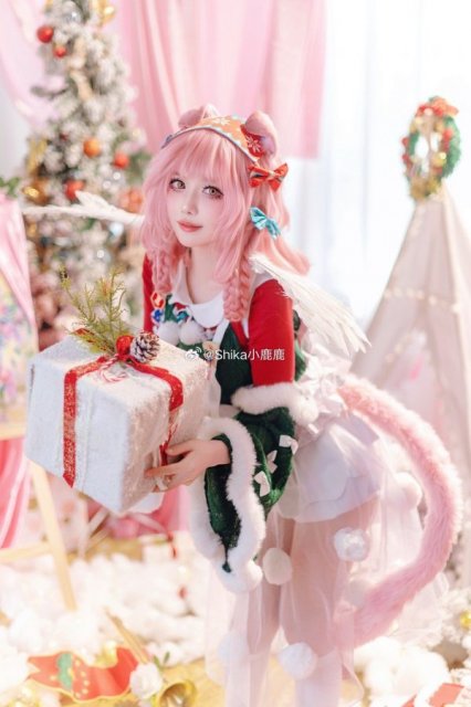 Shika小鹿鹿澄闪COS|圣诞奇迹降临的温柔守护明日方舟治愈系角色