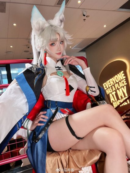 瓜希酱飞霄COS × KFC联名视觉|当星穹铁道角色走进现实餐厅