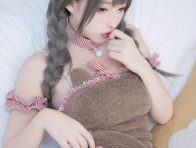 绒感灰熊的软萌压迫感：清水由乃可爱主题的COS为何能站得住