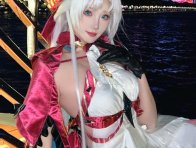 霓虹夜航下的瓜希酱COS|珂莱塔的夜景氛围感与服装细节解析