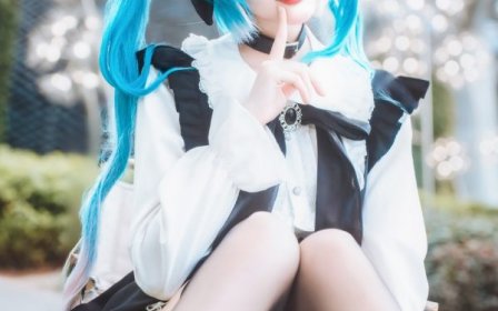 女仆初音降临街头：瓜希酱COS可爱与冷感张力并存的初音未来