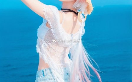 《鸣潮》长离COS赏析:Shika小鹿鹿演绎海岸光影下的潮汐之约