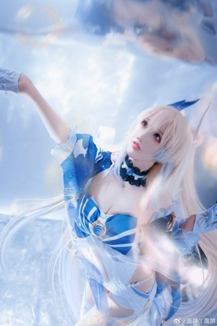 光影下的梦幻演绎：面饼仙儿COS珊瑚宫心海温柔与优雅的极致