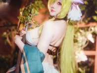 碧蓝航线花园里的温柔舰影：瓜希酱七省COS优雅气质拉满