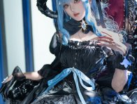 明日方舟丰川祥子COS:瓜希酱演绎旋律的主人的优雅与舞台掌控