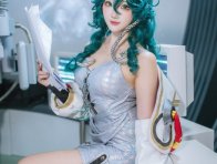 重返未来1999冷周六COS赏析：瓜希酱演绎未来实验室研究者气场