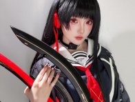 朽叶千咲冷感与危险的边界试探:瓜希酱鸣潮COS冷感气质拆解