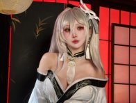 面饼仙儿白凤COS:《碧蓝航线》舰娘温柔与距离感的完美呈现