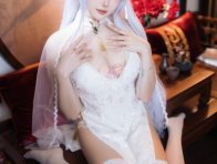 朱阁花影间的优雅延展:瓜希酱「香气来朱阁」阿尔比恩cos赏析