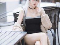 瓜希酱鬼方佳代子COS:吊带裙针织毛衣打造最有距离感的日常