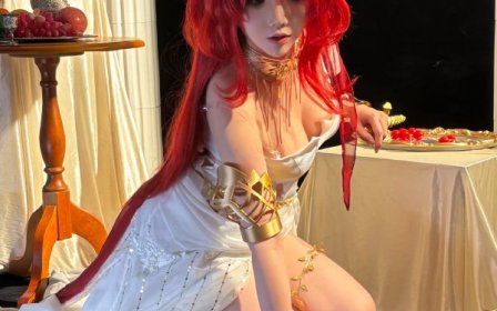 当明日方舟火焰女王降临神殿：面饼仙儿COS史尔特尔的女王气场