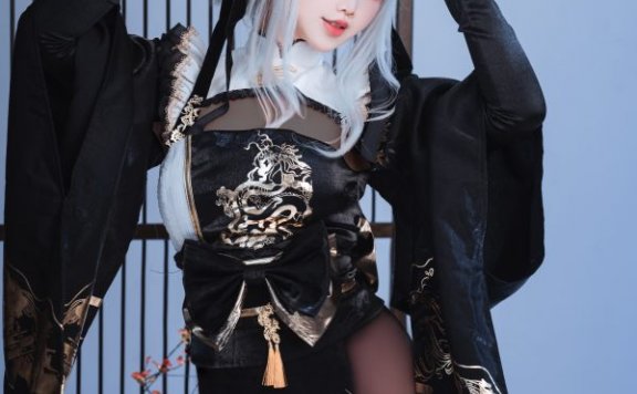 当幸运兔子遇见东方华服：面饼仙儿COS妮姬布兰儿的优雅魅力