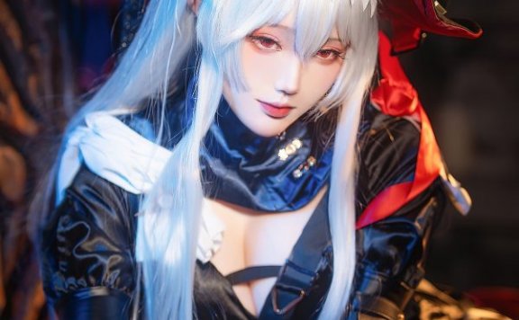 瓜希酱归溟幽灵鲨COS：演绎明日方舟深海猎杀者的冷艳与危险