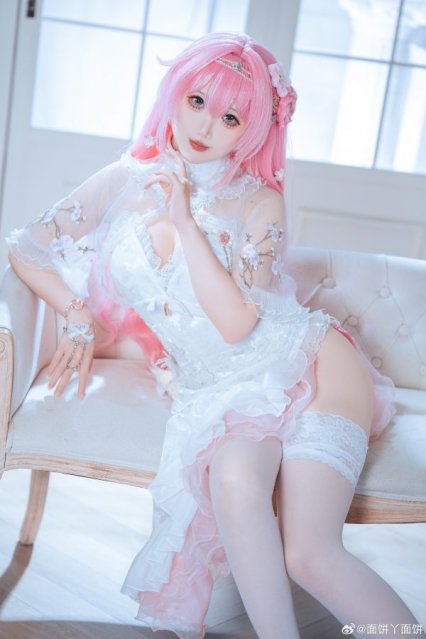 胜利女神妮姬桃乐丝COS:面饼仙儿的漂亮性感演绎与趣味细节