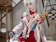 面饼仙儿碧蓝航线COS赏析:演绎跨年新年版三隈的娇俏与优雅