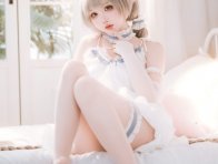 碧蓝航线睡衣埃佛森COS赏析：梦幻午后，面饼仙儿的慵懒时光