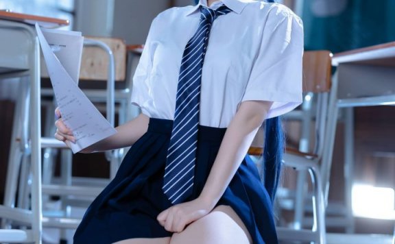 屿鱼Yukako妃咲COS太有压迫感了！演绎冷感JK美到带危险气场