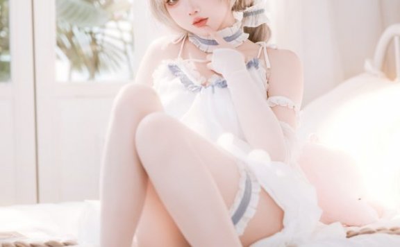 碧蓝航线睡衣埃佛森COS赏析:梦幻午后,面饼仙儿的慵懒时光