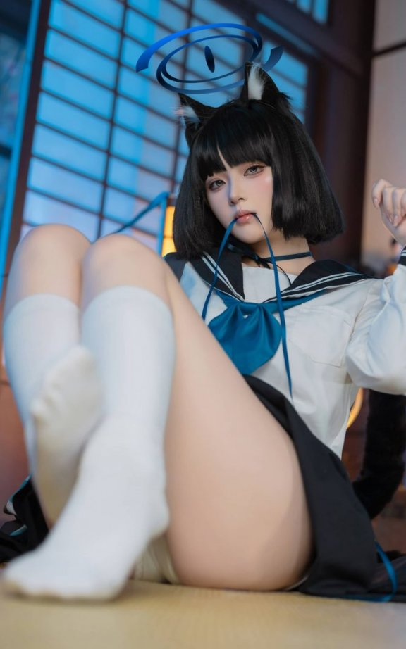 屿鱼Yukako桐生桔梗COS:完美演绎冷静与温柔之间的极致平衡