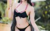 焖焖碳公主连结COS：泳装猫系少女凯露纯欲张力与体态美学