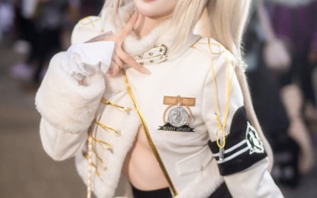 甜怡DyangYi胜利女神布兰儿COS，纯真笑容与性感姿态的融合