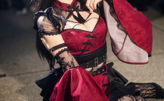 夜色中的华丽交响:FF46现场Grace kaori新中式暗黑美学COS