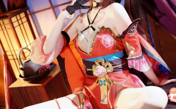 焖焖碳花火COS:揭开狐面,落入“欢愉”剧场的绝美危险盛宴