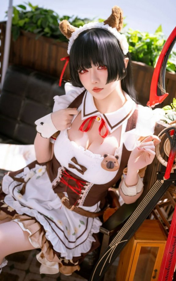 星之迟迟朽叶千咲COS赏析：演绎咖啡女仆的温柔俏皮与轻熟性感