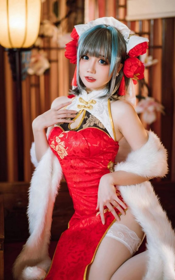醉卧暖光里的灵动猫娘:焖焖碳COS还原旗袍柴郡的纯欲天花板