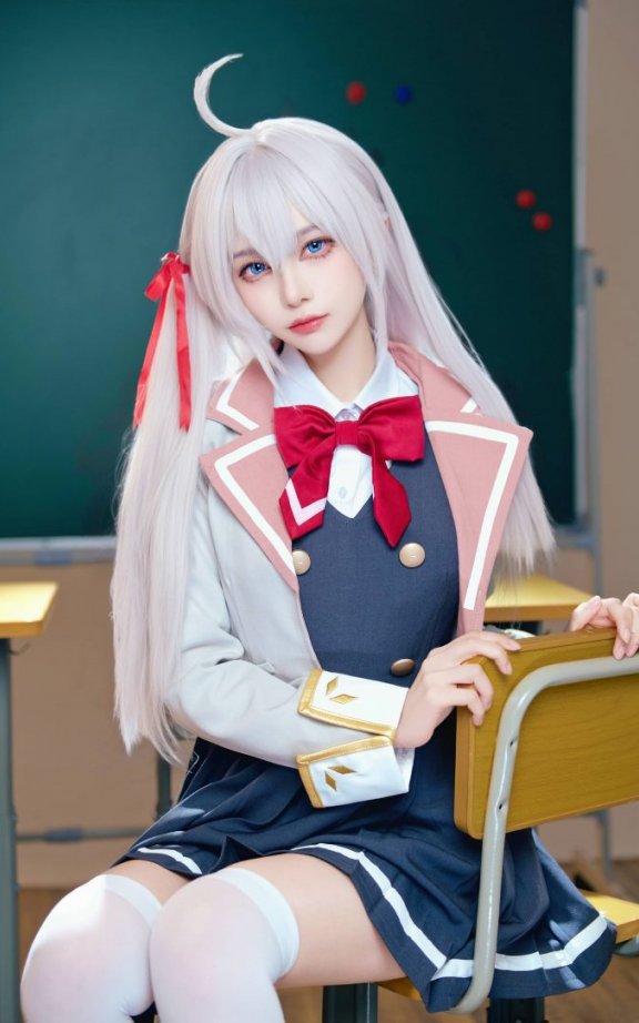 Shika小鹿鹿艾莉莎COS：原服版校园风格邻座艾莉同学完美呈现