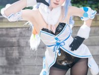 Sekai Eruka兔田佩克拉cos:蓝发兔耳降临池袋萌力值直接拉满