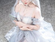 黒川cowcow妮姬灰姑娘COS：梦幻水晶礼裙，童话感直接拉满