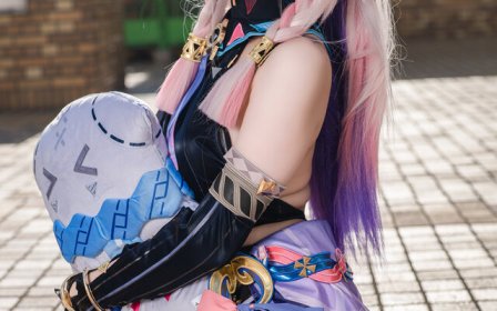 紫雪Rime茜特菈莉COS：原神·神秘祭司抱着抱枕也能萌翻全场