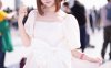 百越Rai丽日御茶子COS：白色礼服演绎英雄学院甜美英雄少女