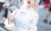 momoko葵葵春日野穹cos：纯白光影重现经典少女的清冷之美