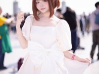 百越Rai丽日御茶子COS:白色礼服演绎英雄学院甜美英雄少女