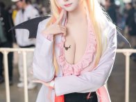 𝗥𝗶𝗲𝘀𝗲癒月巧可cos:化身恶魔护士,甜美气质与神秘完美交织